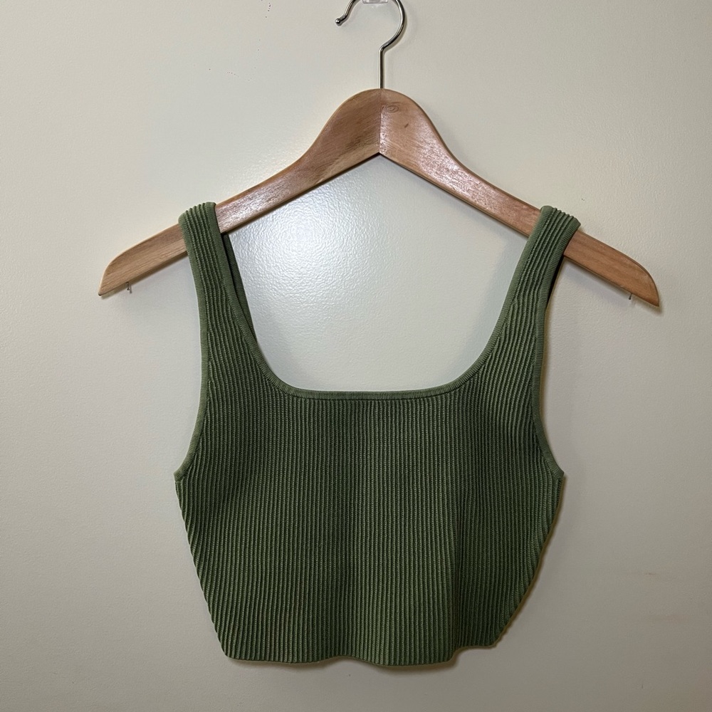 Aritzia Babaton Sculpt Knit Tank